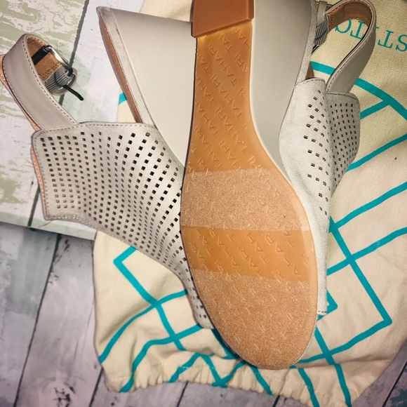 Beige wedges - Picture 4 of 6